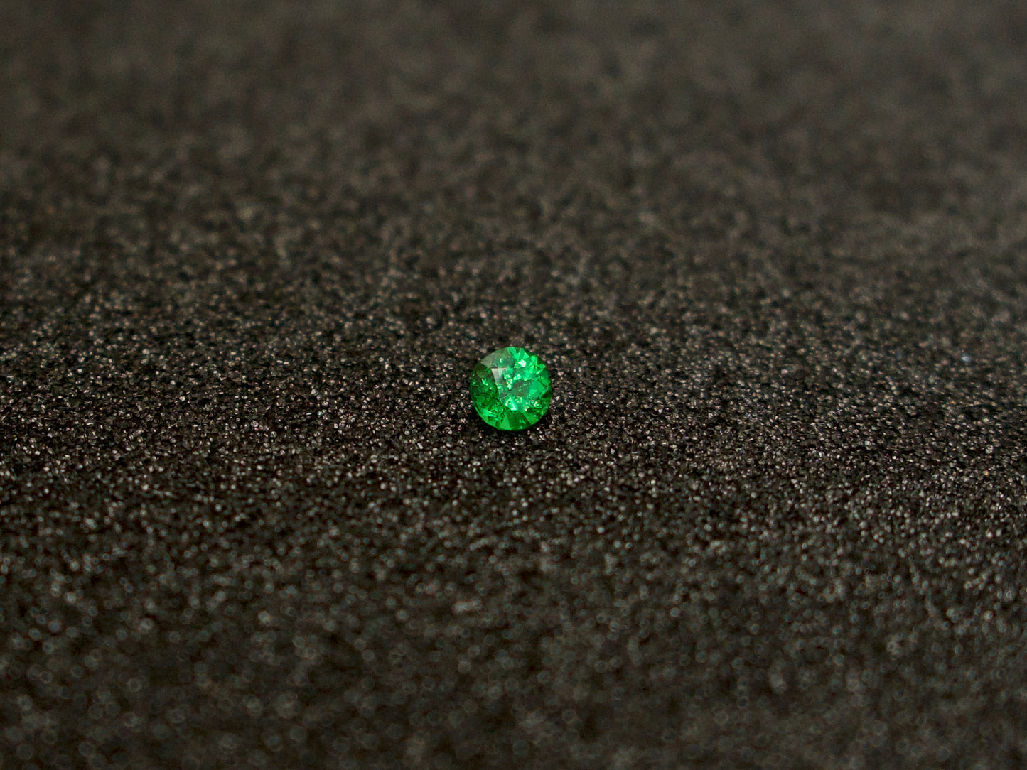 Tsavorite 5,6 Rund 0,90 ct