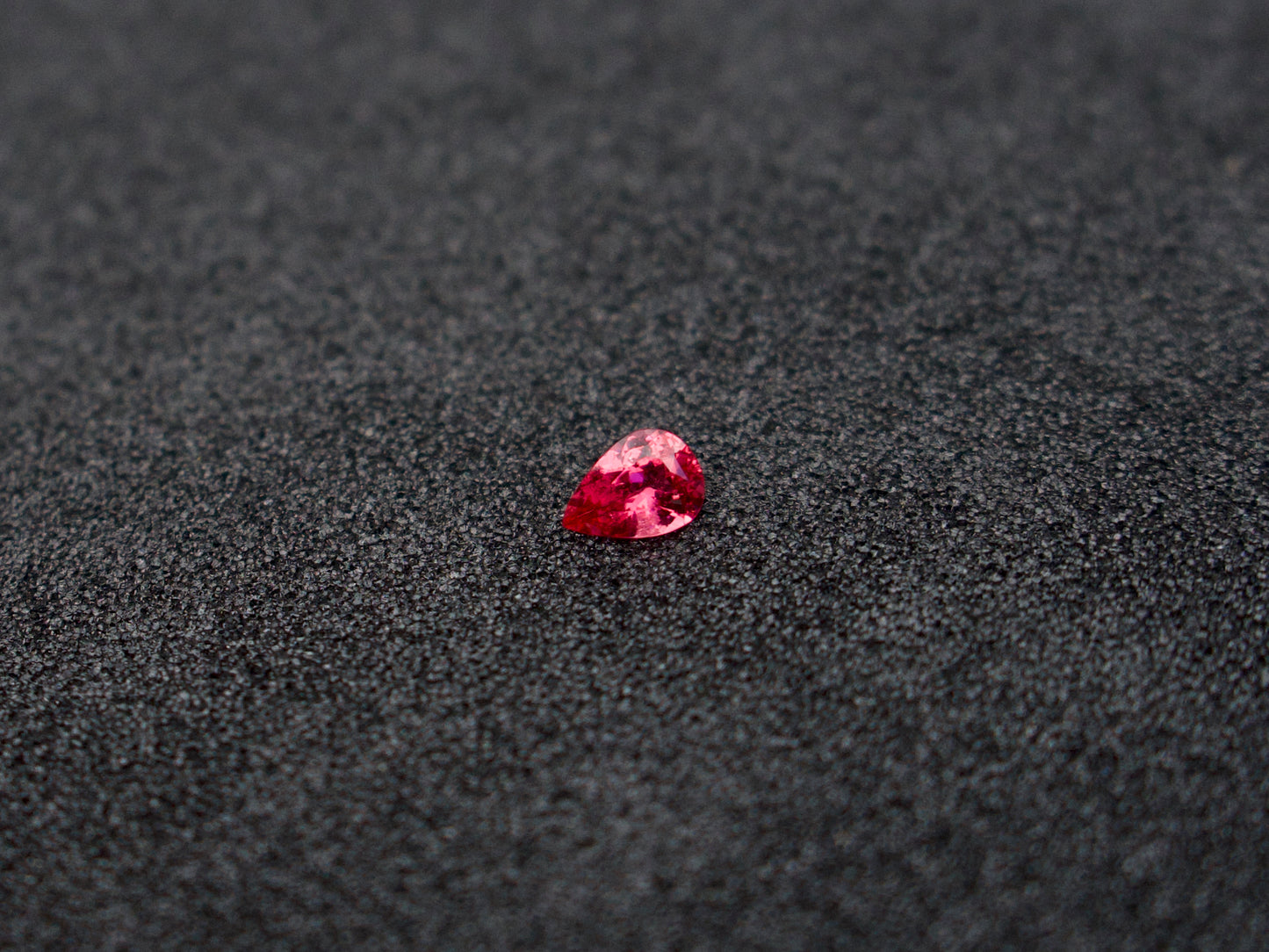 Spinell 8,8x6,3 Tropfen 1,50 ct