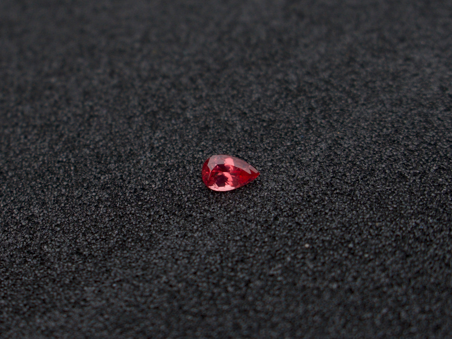 Spinell 8,4x5,3 Tropfen 1,19 ct