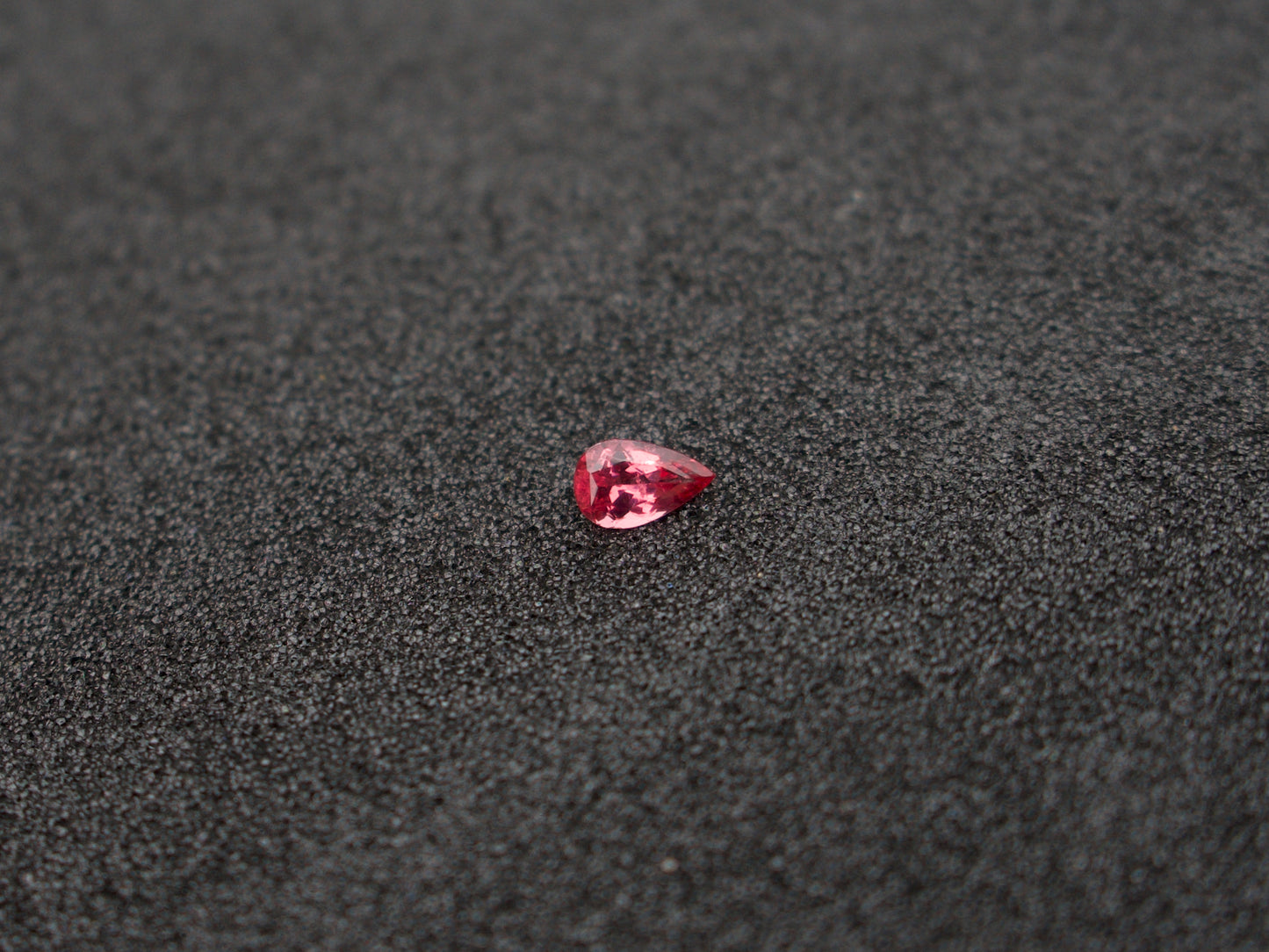 Spinell 8,9x5,6 Tropfen 1,20 ct