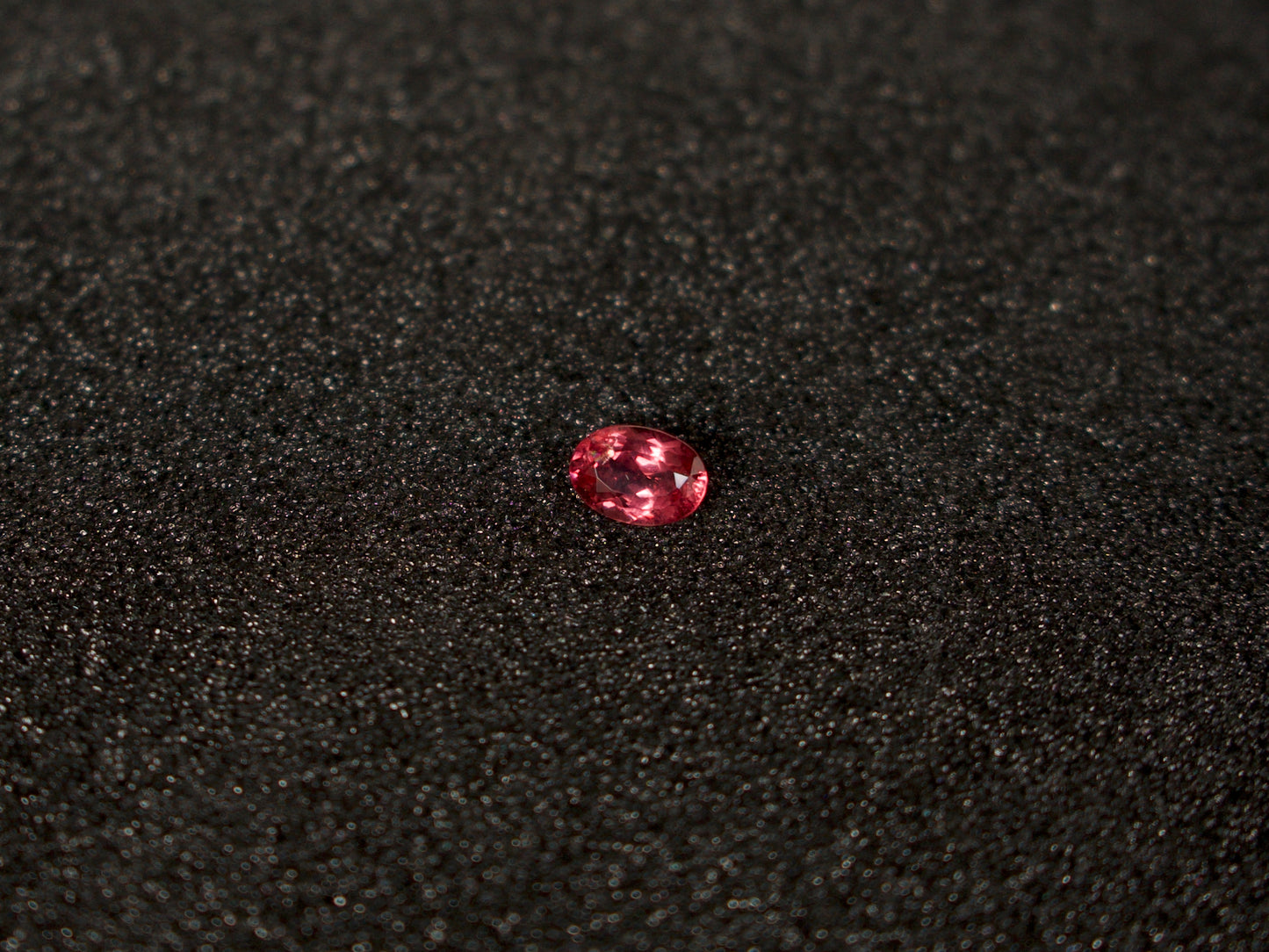 Spinell 8,4x5,9 Oval 1,56 ct