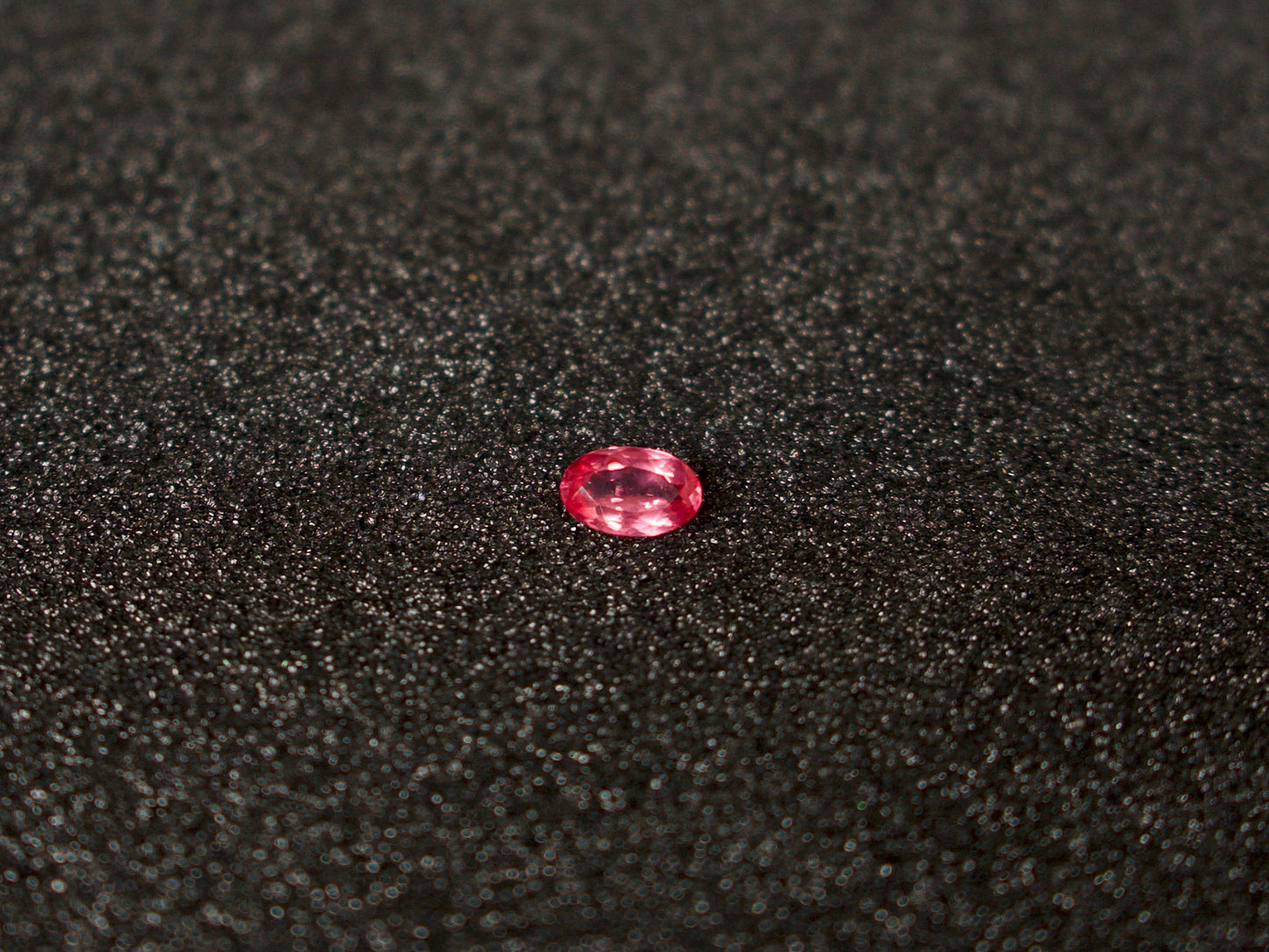 Spinell 8,0x5,1 Oval 1,06 ct