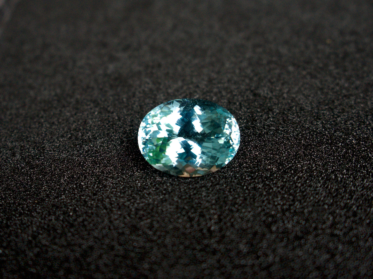 Aquamarin 27,8x21,4 Oval 48,38 ct