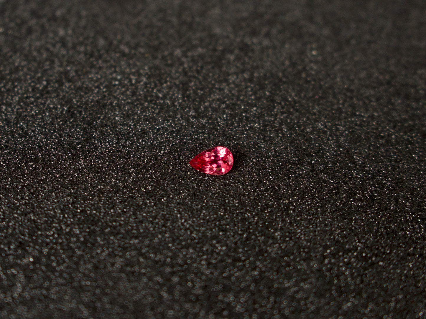 Spinell 8,6x5,5 Tropfen 1,17 ct